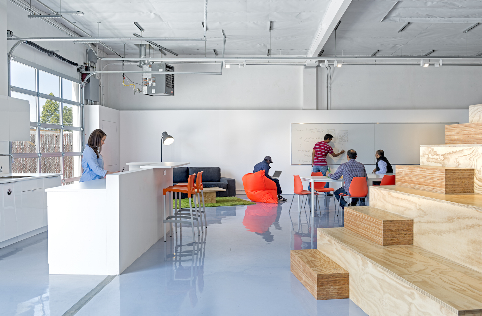 The homey lounge area can double as an interactive work area.